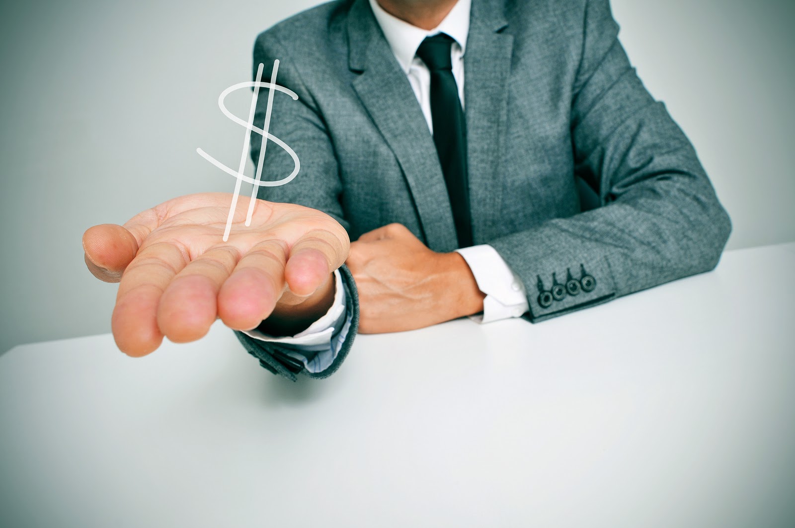 Saiba como fazer um empréstimo que caiba no seu bolso juros-emprestimo-banco-momento-financeiro