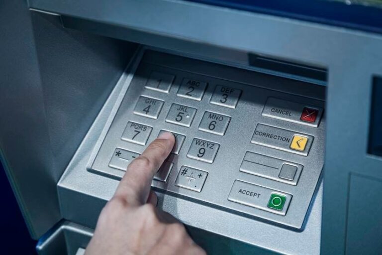 Você sabe reconhecer um golpe de banco? Veja como se proteger